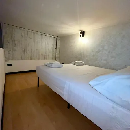 San Gennaro Sanita, In * נאפולי